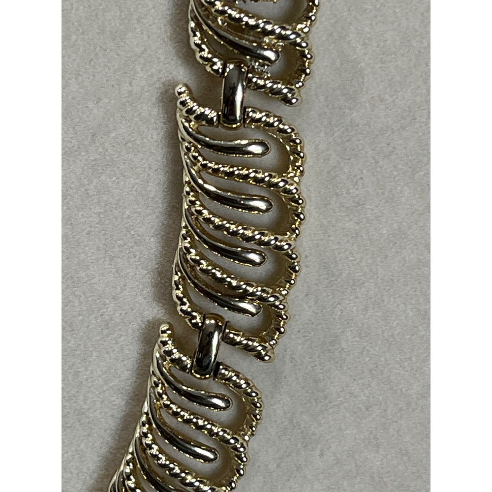 Vintage Coro Gold Tone Textured Scroll Link Choker Necklace Adjustable 17 Inch - Picture 2 of 6